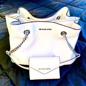 Women’s Michael Kors purse and matching wallet. Leather. Gray.